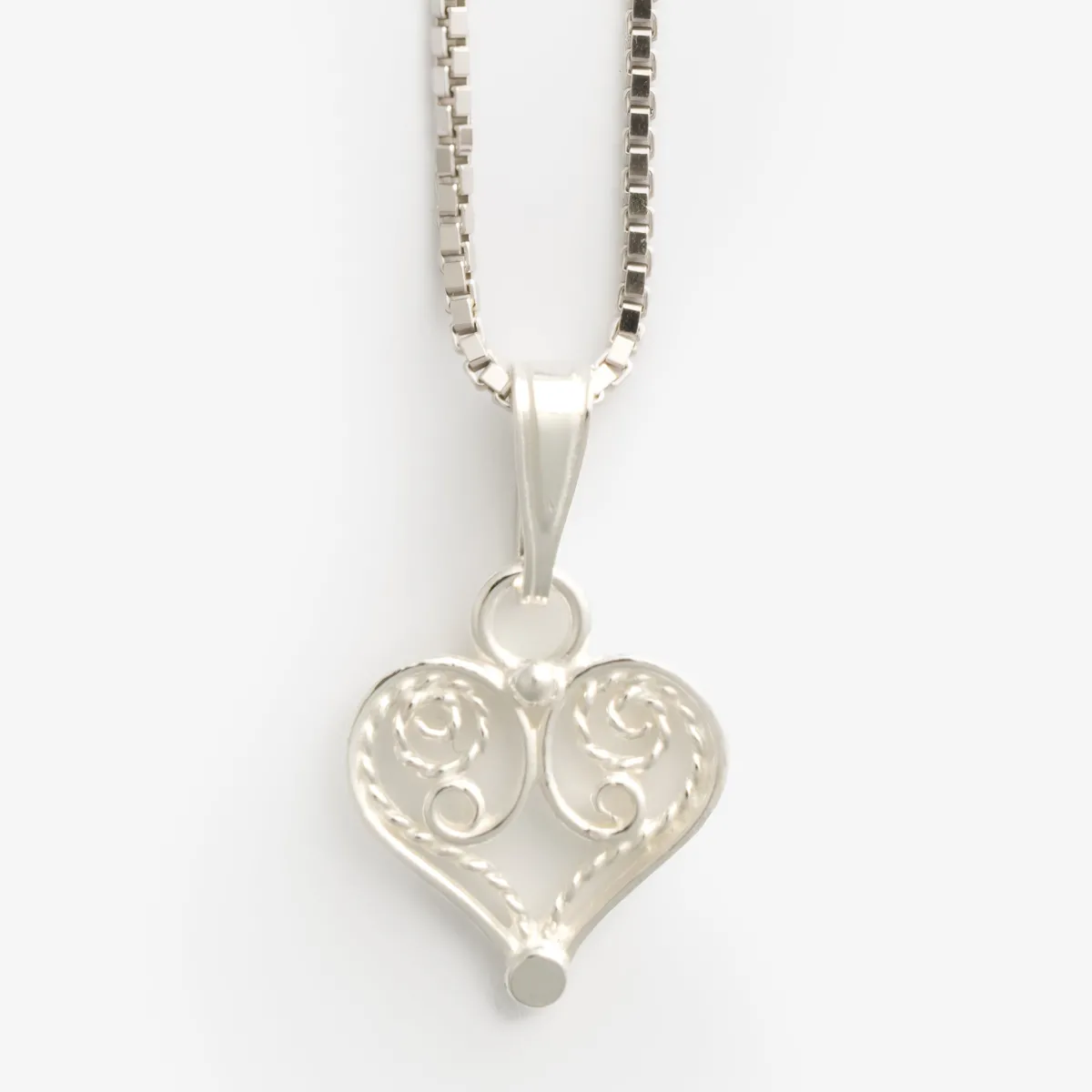 Vesterheim Sølje Jewelry-Small Heart Necklace by Sylvsmidja