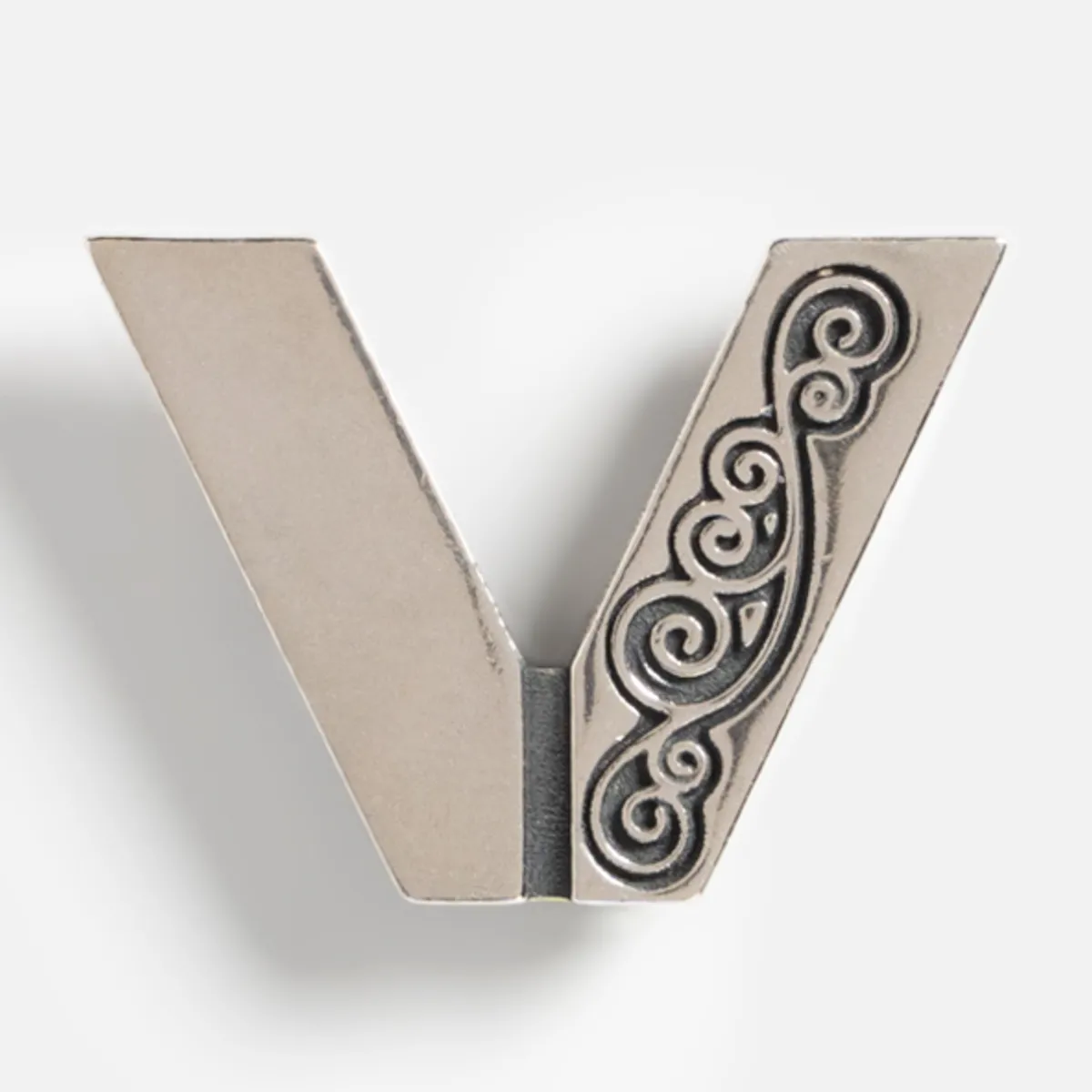 Vesterheim Modern Jewelry-Pin by Sylvsmidja